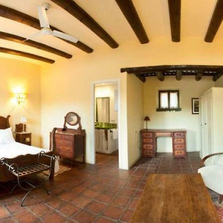 Hostal La Riera Torroella de Montgrí Esterno foto