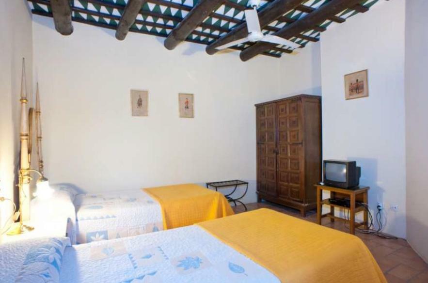 Hostal La Riera Torroella de Montgrí Esterno foto